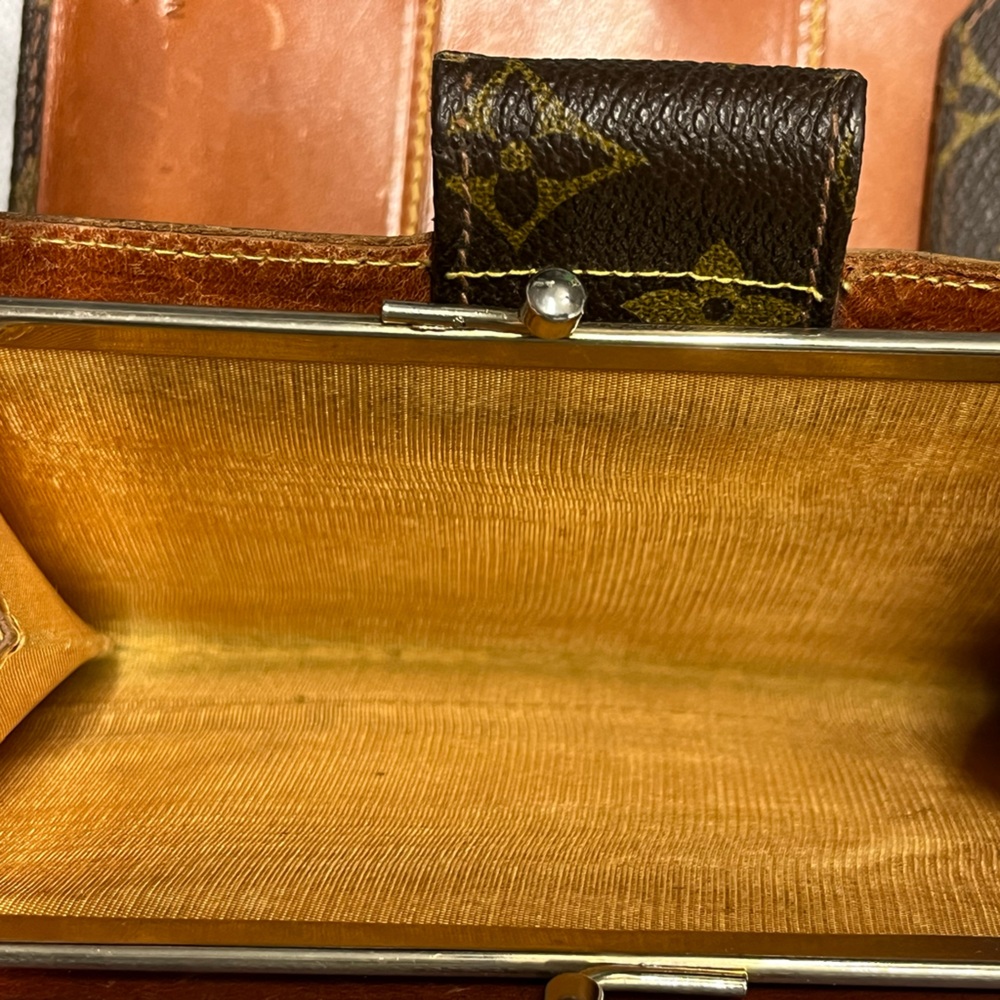 Louis Vuitton fold over purse/wallet - Picture 12 of 16